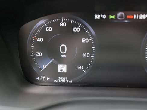 Used 2021 Volvo XC60 T6 R-Design image 39