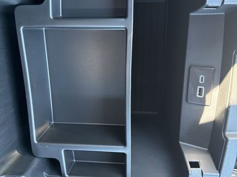 New 2026 Chevrolet Suburban LS image 27