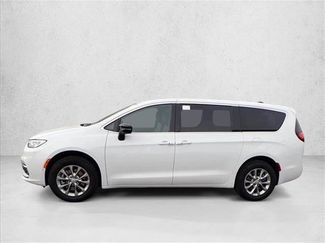 New 2026 Chrysler Pacifica Limited w/ Uconnect Theater Family Group AWD/4WD video 2