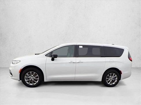 New 2026 Chrysler Pacifica Limited w/ Uconnect Theater Family Group AWD/4WD image 2