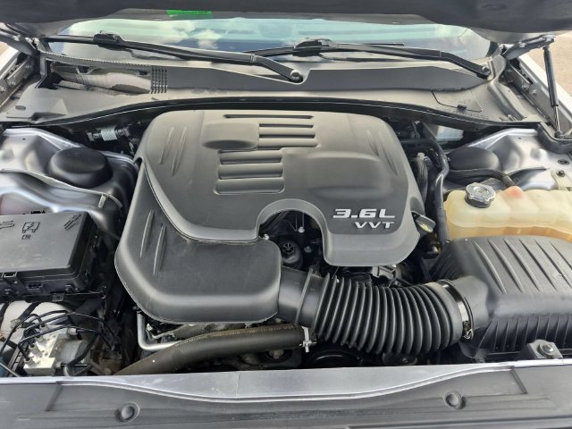 Used 2017 Chrysler 300 S AWD/4WD image 31