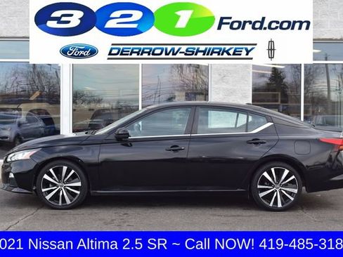 Used 2021 Nissan Altima 2.5 SR image 2