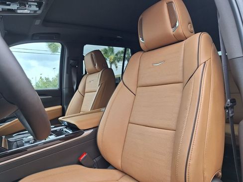New 2026 Cadillac Escalade Luxury w/ Touring Package AWD/4WD image 24