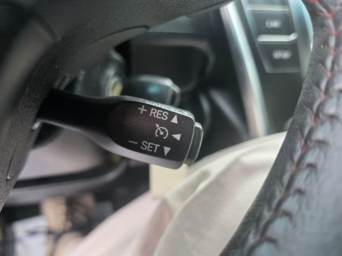 Used 2016 Toyota Camry SE image 40