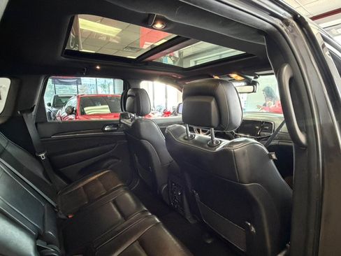 Used 2020 Jeep Grand Cherokee Overland AWD/4WD image 48