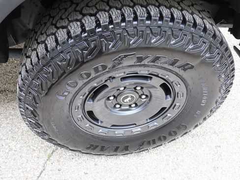 Used 2025 Ford Bronco Badlands AWD/4WD image 42