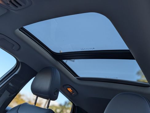 Used 2022 Chevrolet Bolt EUV Premier w/ Sun & Sound Package image 15