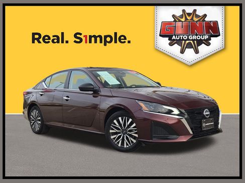 Certified 2025 Nissan Altima 2.5 SV image 1