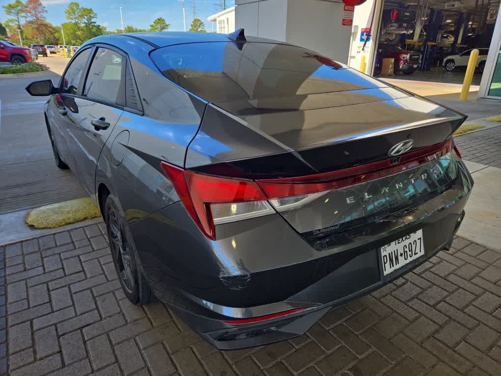Used 2021 Hyundai Elantra SEL w/ Convenience Package FWD image 5
