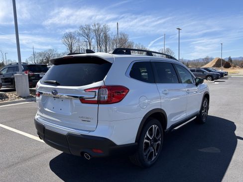 New 2026 Subaru Ascent Limited image 2