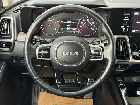 Used 2023 Kia Sorento EX AWD/4WD image 16
