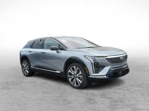 Used 2025 Cadillac Optiq Luxury 2 AWD/4WD image 3
