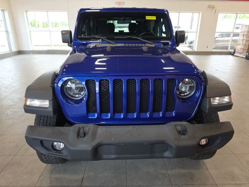 Used 2020 Jeep Wrangler Sport AWD/4WD image 3