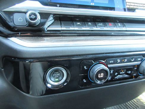 Certified 2022 Chevrolet Silverado 1500 LT AWD/4WD image 29