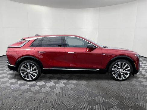 New 2025 Cadillac Lyriq Luxury image 7