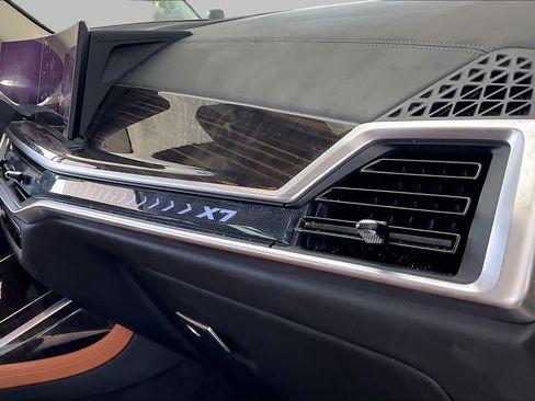Used 2024 BMW X7 xDrive40i AWD/4WD image 19