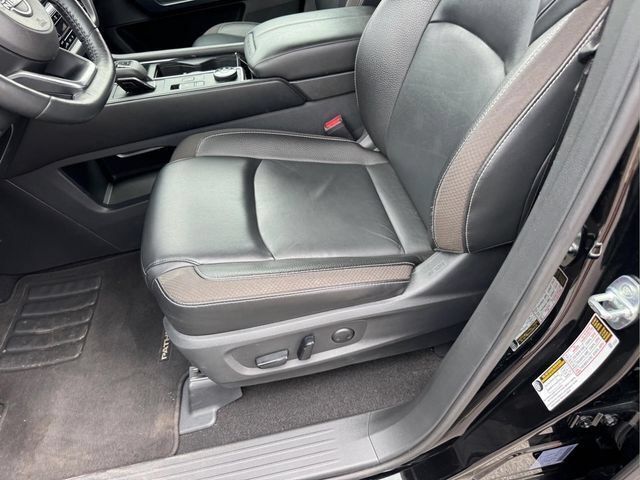 Used 2023 Nissan Pathfinder SL AWD/4WD image 7