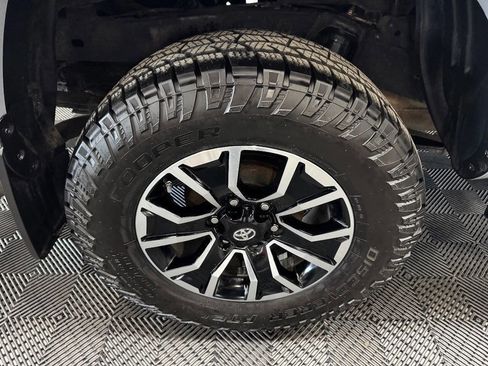 Used 2020 Toyota Tacoma TRD Sport w/ Technology Package RWD image 19