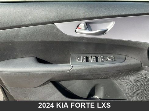 Used 2024 Kia Forte LXS image 10