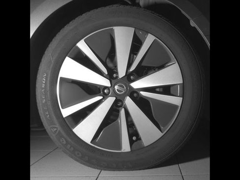 Used 2019 Nissan Altima 2.5 SL FWD image 10