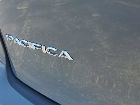 Certified 2023 Chrysler Pacifica Touring-L FWD image 29