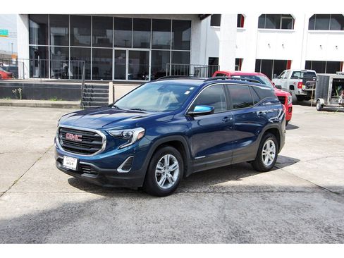 Used 2021 GMC Terrain SLE w/ Driver Convenience Package FWD image 3