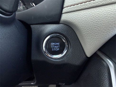 Used 2020 Toyota RAV4 Limited image 22