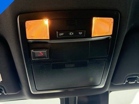 Used 2020 Toyota Tacoma SR5 AWD/4WD image 25