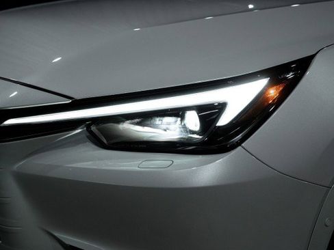 Used 2026 Lexus TX 500h AWD image 8