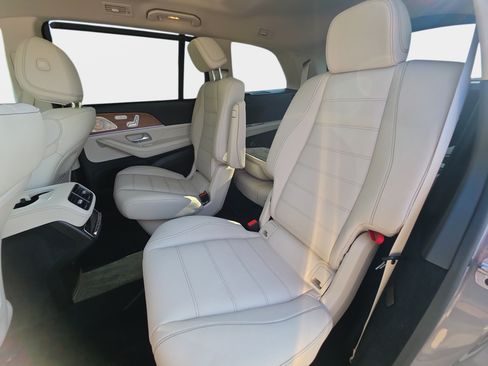 Used 2023 Mercedes-Benz GLS 580 4MATIC image 16
