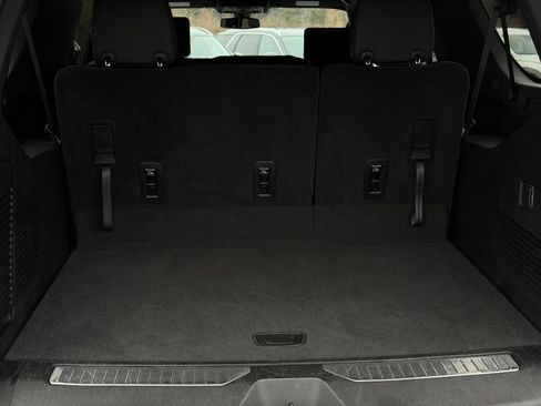 Used 2021 Chevrolet Suburban RST w/ Rear Media and Nav Package image 31