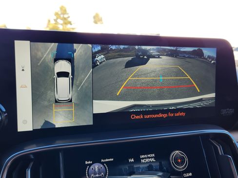 Used 2025 Lexus LX 600 4WD w/ Luxury Package image 28