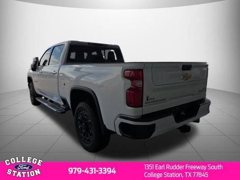 Used 2023 Chevrolet Silverado 2500 High Country w/ Z71 Off-Road Package image 4
