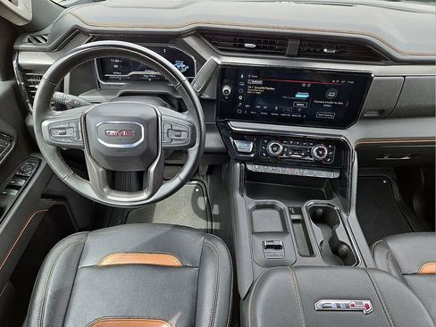 Used 2025 GMC Sierra 2500 AT4 w/ AT4 Preferred Package image 17