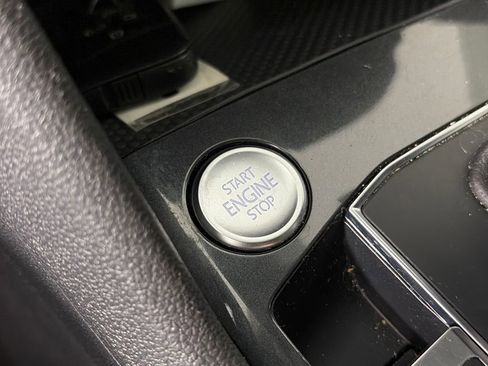 Used 2019 Volkswagen Tiguan SEL image 23