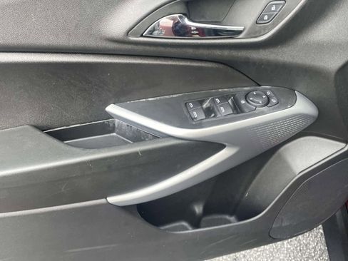 Used 2025 Chevrolet Trax LS image 14