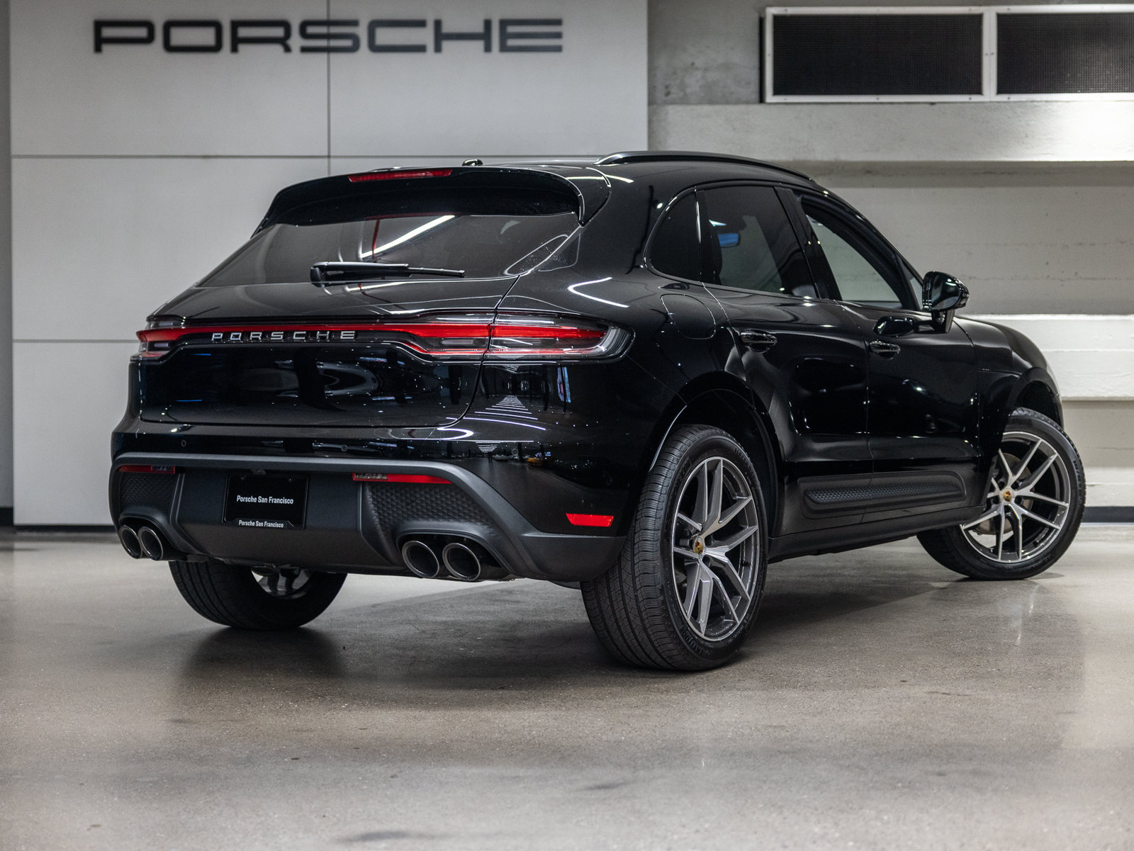 Used 2026 Porsche Macan AWD/4WD image 8