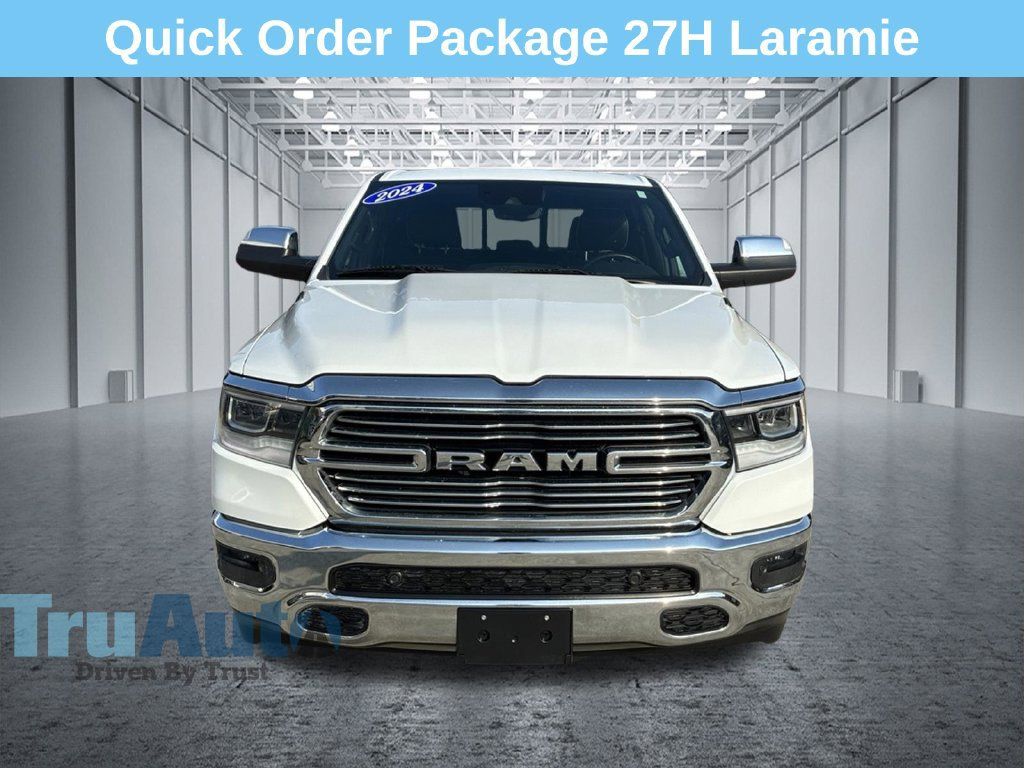 Used 2024 RAM 1500 Laramie AWD/4WD image 2