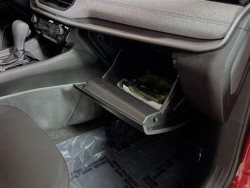 Used 2023 Jeep Compass Sport image 35