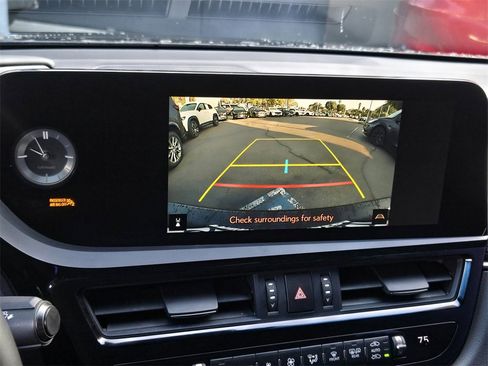 Used 2023 Lexus ES 300h w/ Premium Package image 15