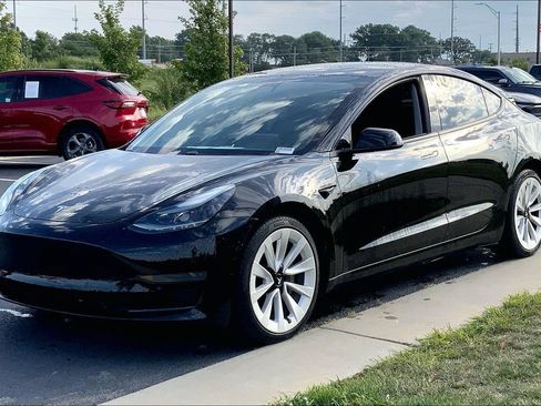 Used 2021 Tesla Model 3 Standard Range Plus RWD image 5