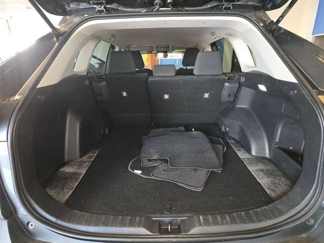 Used 2023 Toyota RAV4 LE AWD/4WD image 22