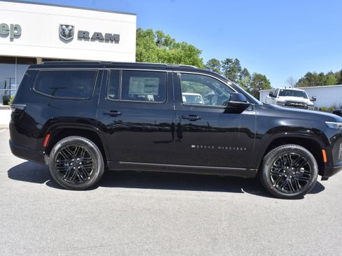 New 2026 Jeep Grand Wagoneer Limited AWD/4WD image 10