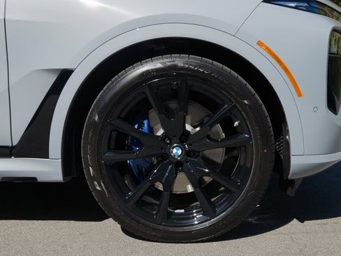 New 2026 BMW X7 M60i image 9