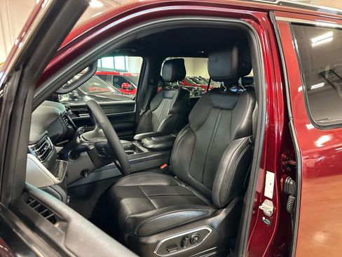 Used 2022 Jeep Wagoneer Series III image 13