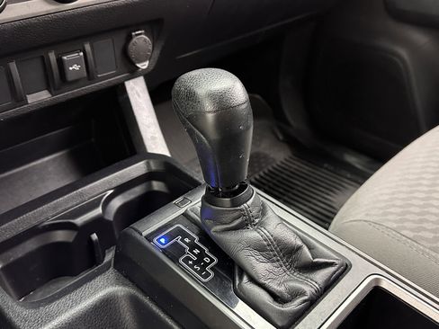 Used 2021 Toyota Tacoma SR w/ SR Convenience Package image 15