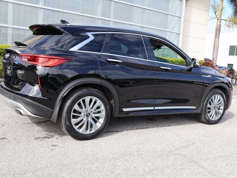 Certified 2023 INFINITI QX50 Luxe w/ Accent Package image 10