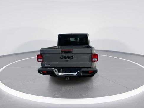 Used 2022 Jeep Gladiator Sport image 7