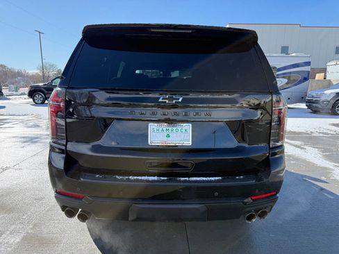 Used 2025 Chevrolet Suburban Z71 image 4