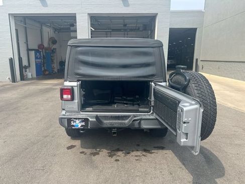 Used 2018 Jeep Wrangler Sport AWD/4WD image 23